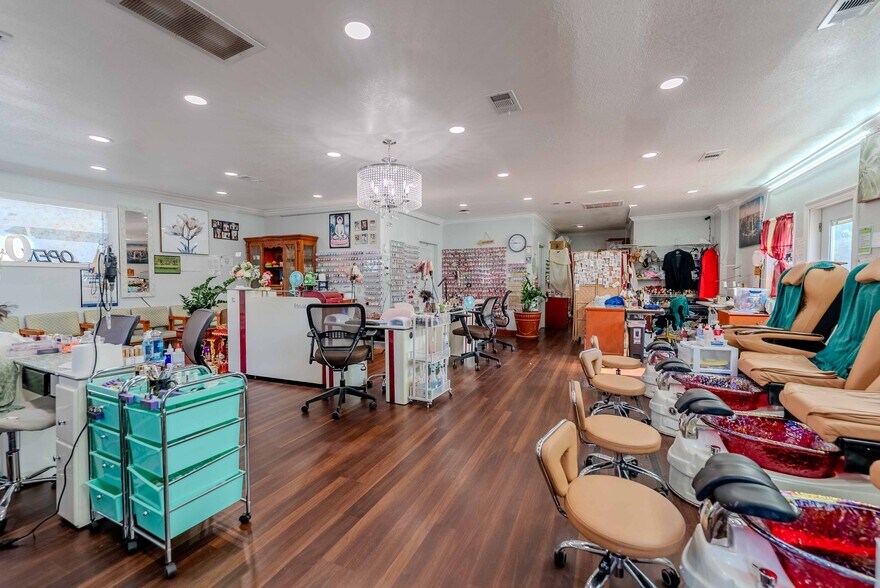 More Photos Of 3500 Mobile Hwy, Pensacola Freestanding For Sale