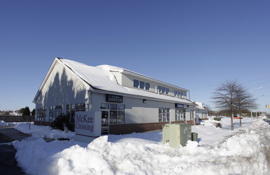 More Photos Of 1005 College Rd, Dover Freestanding For Lease