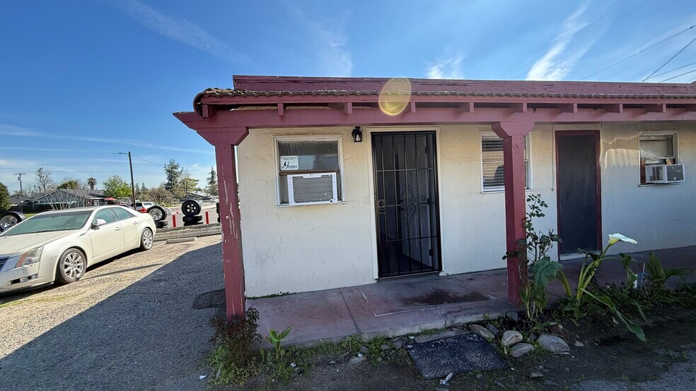 More Photos Of 954 Broadway Ave, Atwater Freestanding For Lease