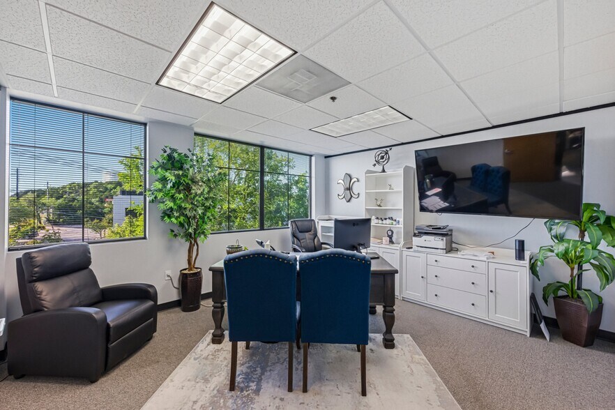 More Photos Of 7000 Bee Caves Rd, Austin Medical For Sale