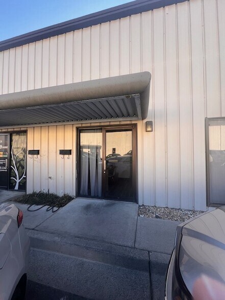 More Photos Of 450 S Cemetery St, Norcross Warehouse For Lease