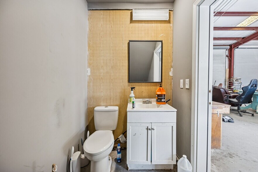 More Photos Of 142 Big a Way, Saint Marys Industrial For Sale