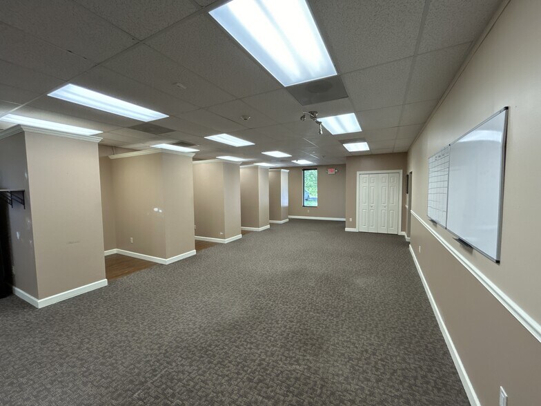 More Photos Of 761-765 Middle Country Rd, Selden Office For Lease
