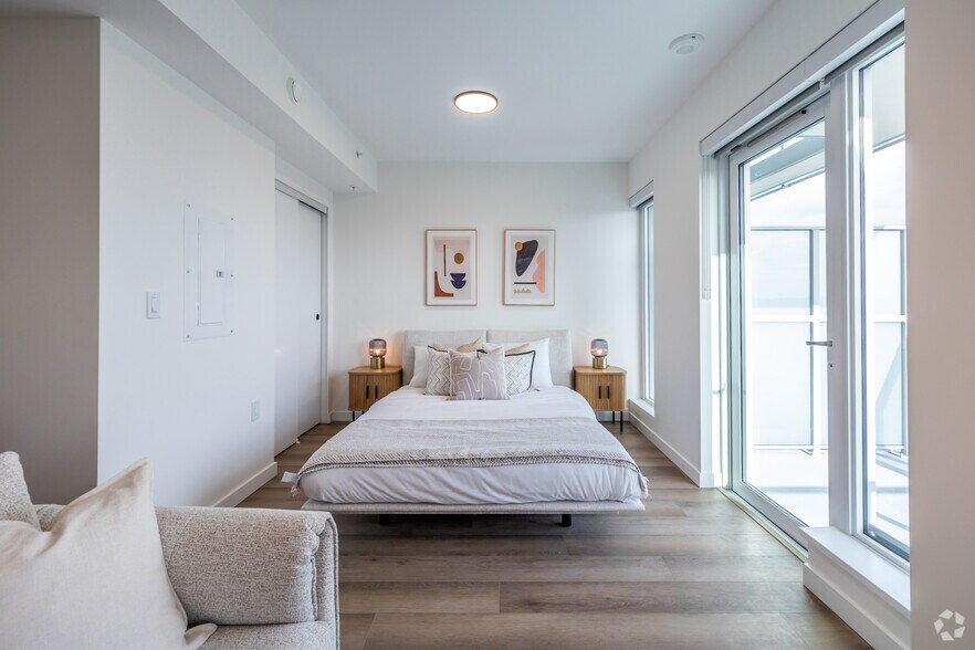 More Photos Of 2488 Granville St, Vancouver Apartments For Lease