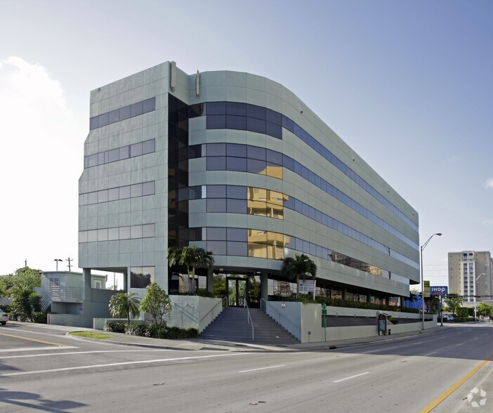 More Photos Of 351 NW Le Jeune Rd, Miami Medical For Lease