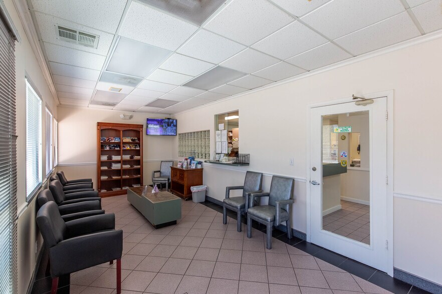 More Photos Of 2419 S Seacrest Blvd, Boynton Beach Medical For Sale