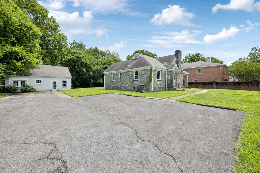 More Photos Of 234 4th Ave N, Franklin Office Residential For Sale