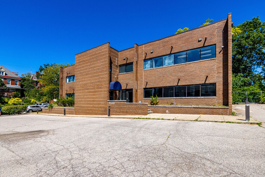 Primary Photo Of 2230 Park Ave, Cincinnati Office For Lease