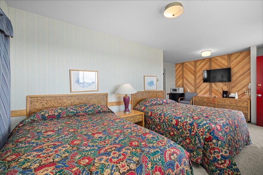 More Photos Of 1307 E Hwy 12, Harlowton Hotel For Sale