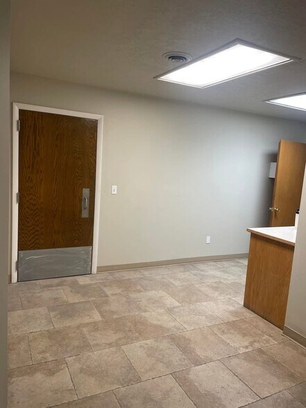 More Photos Of 155 W 14th St, Ogden Warehouse For Lease