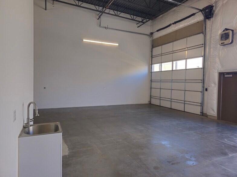 More Photos Of 4285 S Eldridge St, Morrison Flex For Sale