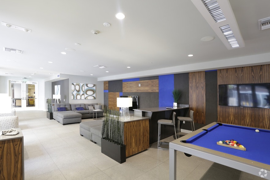 More Photos Of 1111 Wilshire Blvd, Los Angeles Apartments For Lease