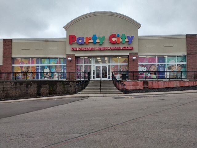 More Photos Of , Cincinnati General Retail For Sale