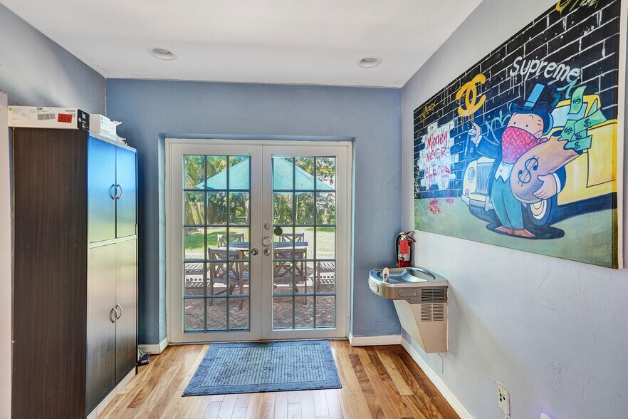 More Photos Of 423 SE 19th St, Fort Lauderdale Office Residential For Lease