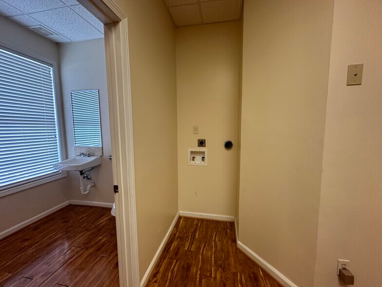 More Photos Of 1255 Commercial Dr SW, Conyers Medical For Sale