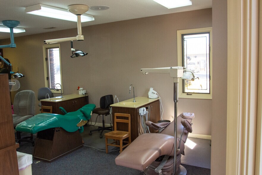 More Photos Of 1304 14th Ave SE, Decatur Medical For Sale