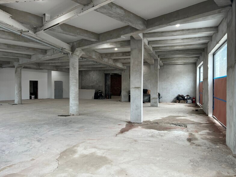 More Photos Of 1077-1081 Atlantic Ave, Brooklyn Showroom For Lease
