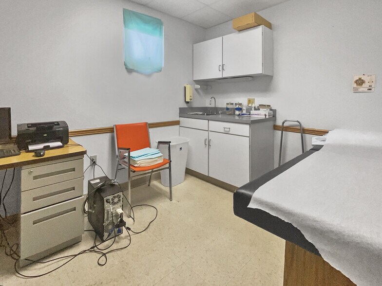More Photos Of 608 N High St, Millville Medical For Sale