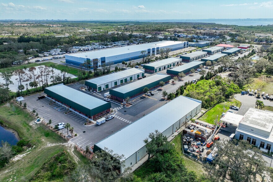 More Photos Of 13347 W Hillsborough Ave, Tampa Warehouse For Lease