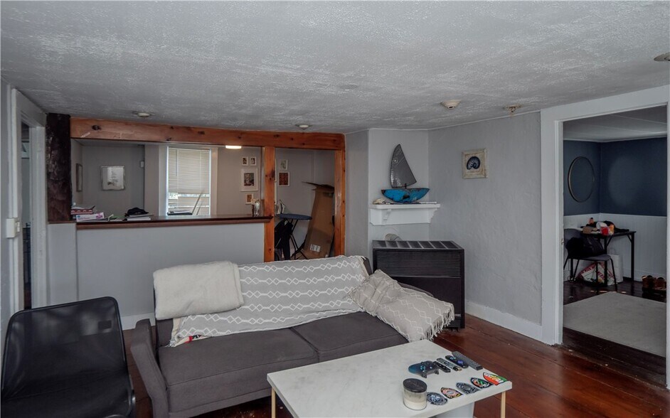 More Photos Of 130-132 Spring St, Newport Apartments For Sale