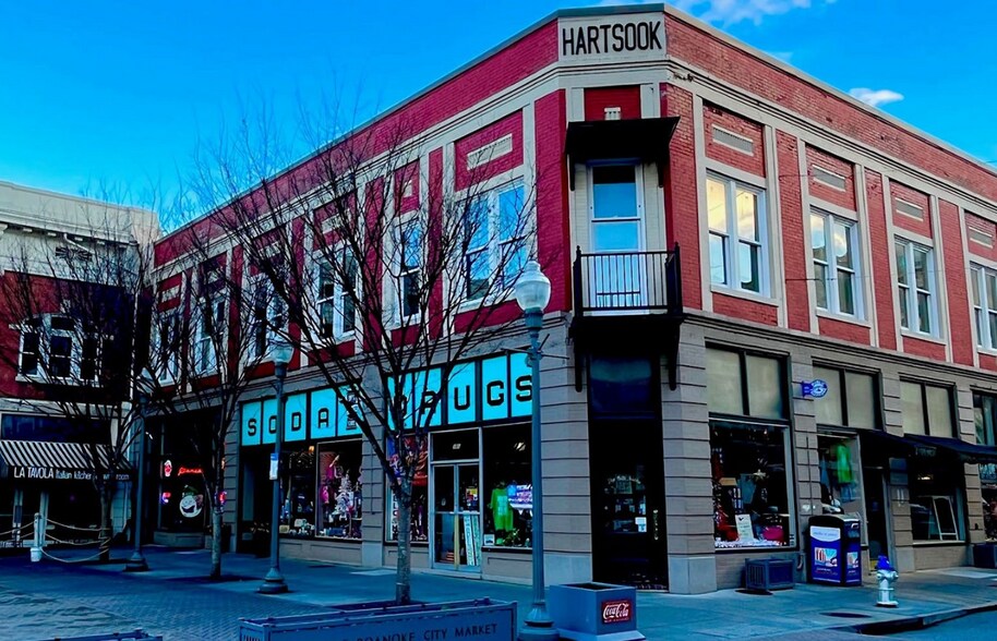 Primary Photo Of 210 Market St SE, Roanoke Storefront For Lease