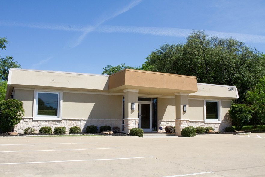 Primary Photo Of 2567 Valley View Ln, Dallas Medical For Sale