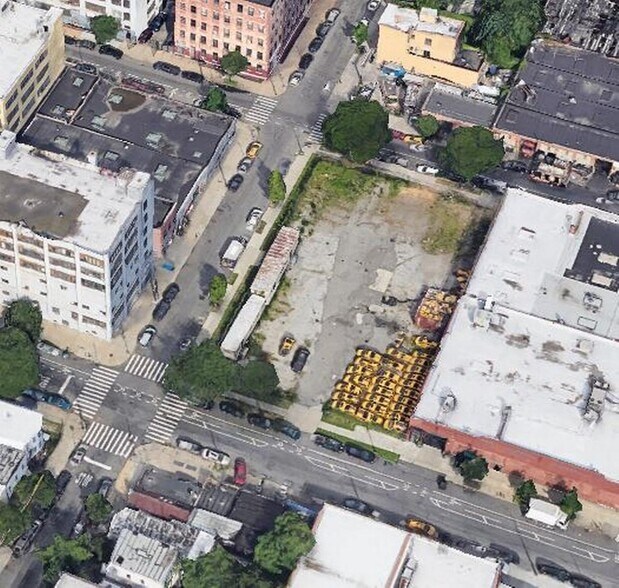 More Photos Of 22-01 40th Ave, Long Island City Land For Lease
