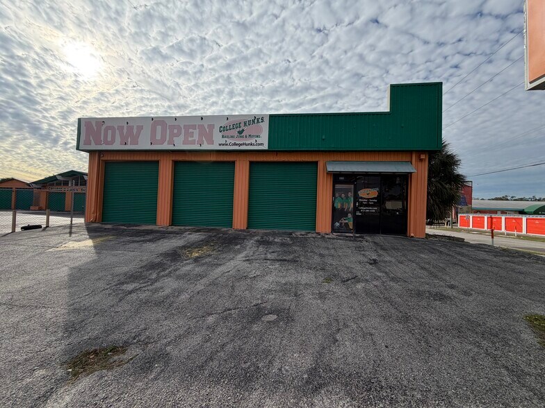 More Photos Of 10150 N Florida Ave, Tampa Auto Dealership For Lease