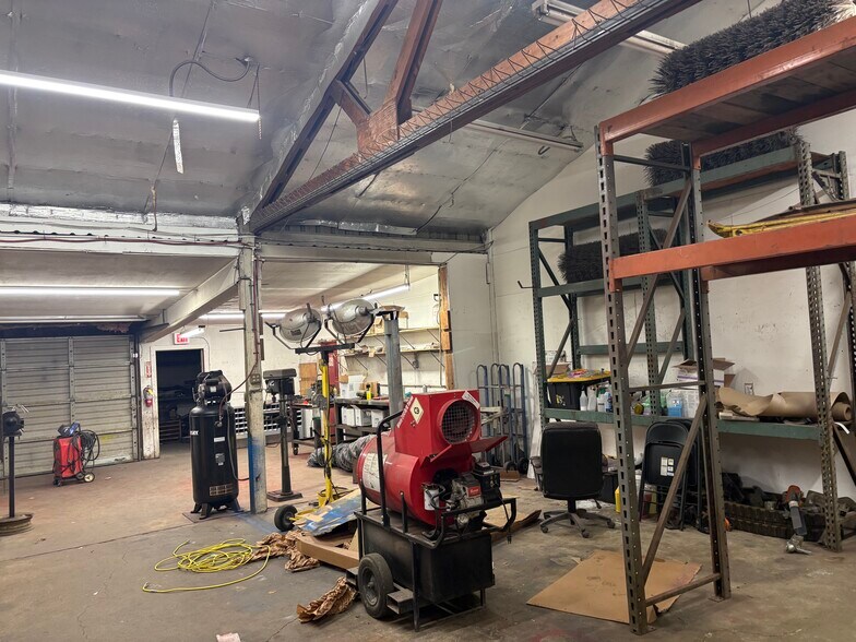 More Photos Of 6816 NE 219th St, Battle Ground General Retail For Lease