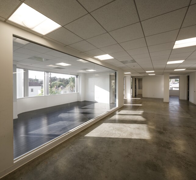 More Photos Of 8065-8075 W 3rd St, Los Angeles Loft Creative Space For Lease