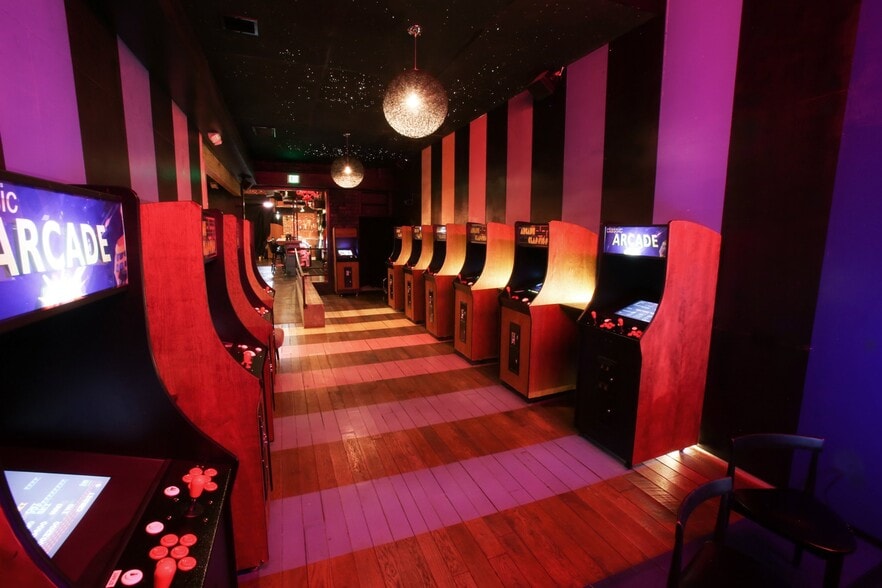 More Photos Of 13625 Ventura Blvd, Sherman Oaks Restaurant For Lease