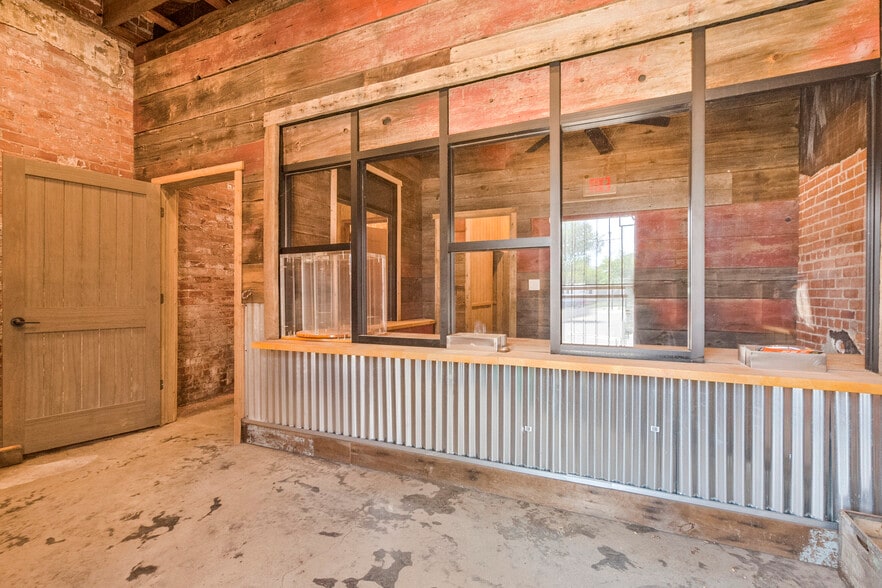 More Photos Of 4536 Michigan Ave, Detroit Storefront For Sale