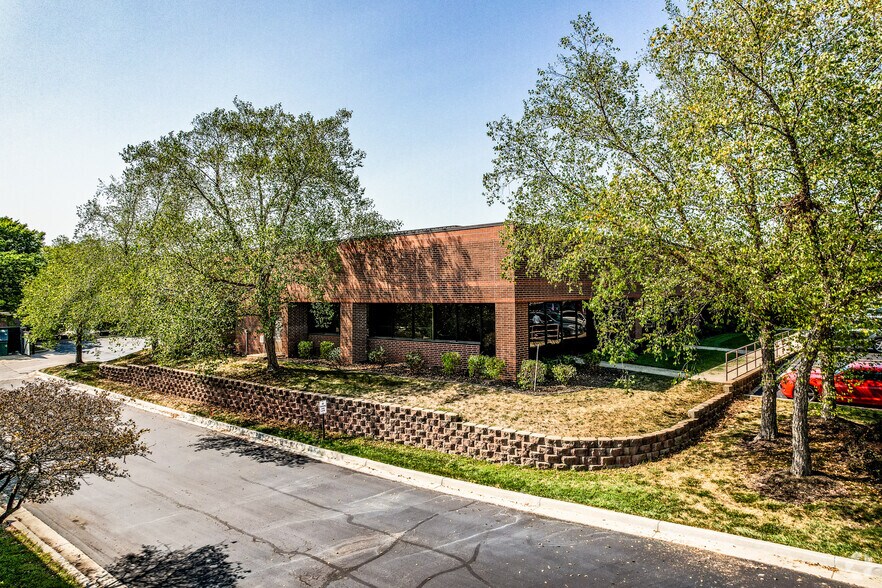 More Photos Of 11701-11719 W 79th St, Lenexa Office For Sale