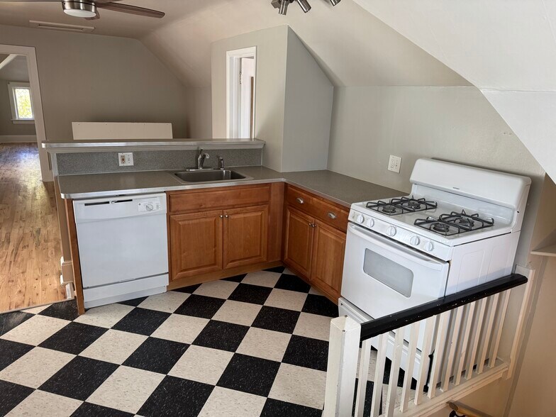 More Photos Of 1360 Franklin St, Denver Apartments For Sale