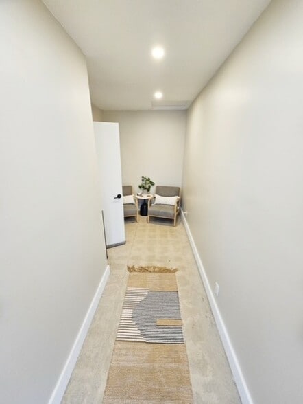 More Photos Of 4972 Eagle Rock Blvd, Los Angeles General Retail For Lease