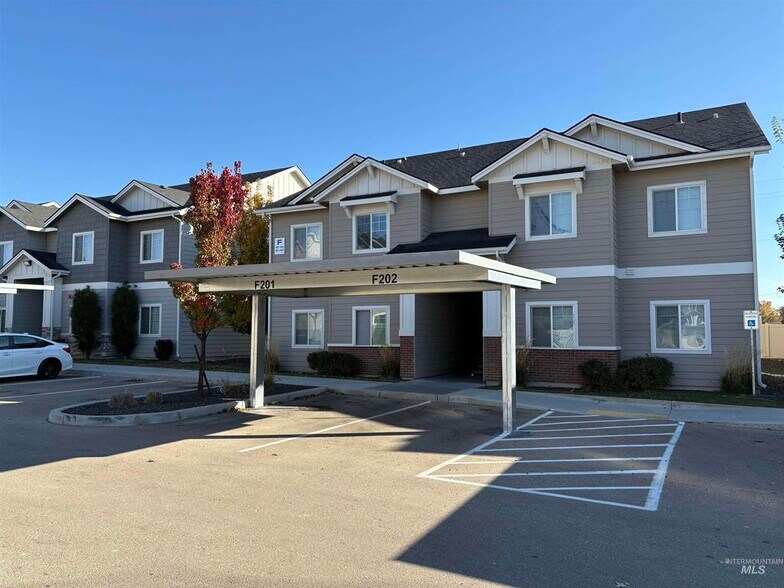 More Photos Of 324 NE 3rd St, Meridian Multifamily For Sale