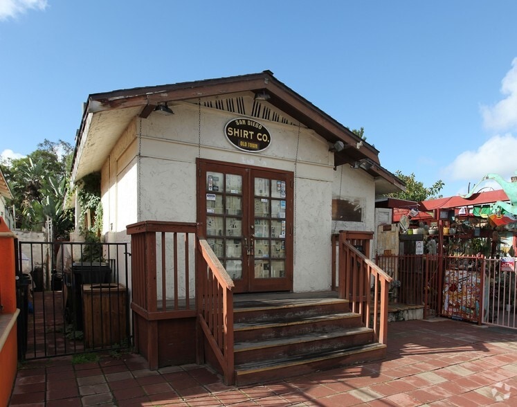 More Photos Of 2611-2615 Congress St, San Diego Storefront For Lease