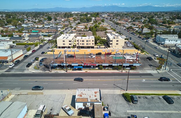 Primary Photo Of 14755 Bellflower Blvd, Bellflower Carwash For Sale