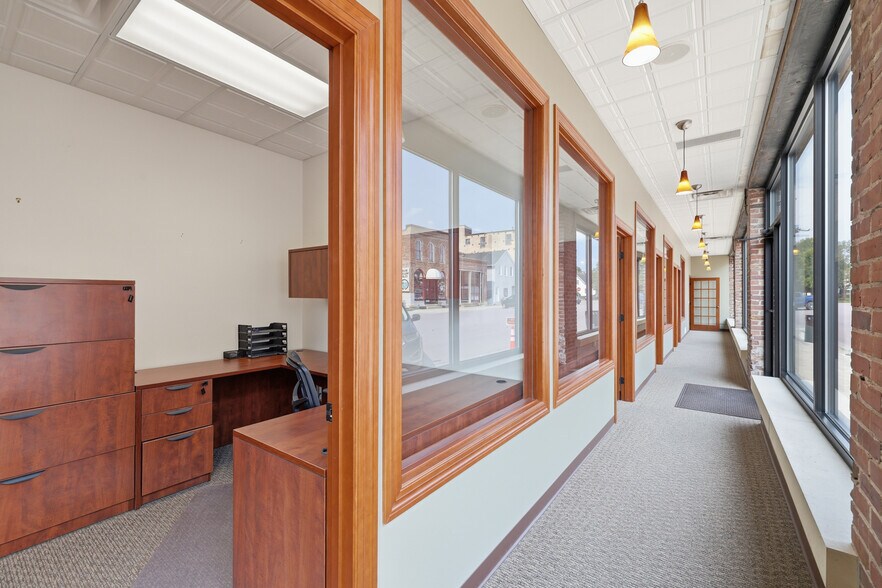 More Photos Of 200 S Minnesota Ave, Saint Peter Office For Sale