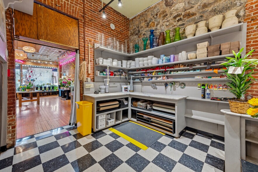 More Photos Of 102 W Main St, Grass Valley General Retail For Sale