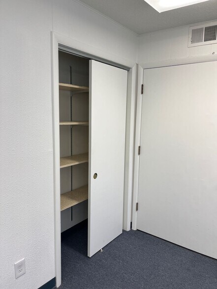 More Photos Of 6401-6405 E 72nd Ave, Commerce City Office For Lease