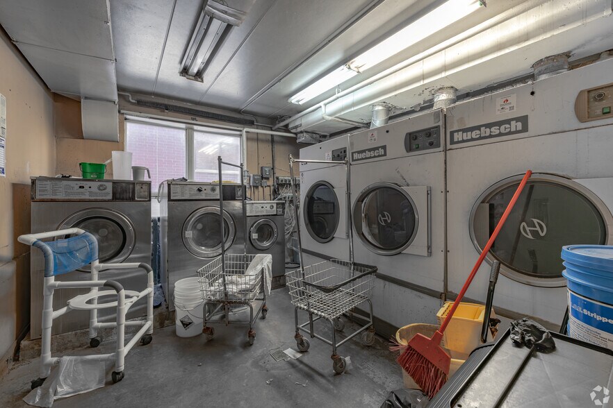 More Photos Of 3311 S Michigan Ave, Chicago Skilled Nursing Facility For Sale