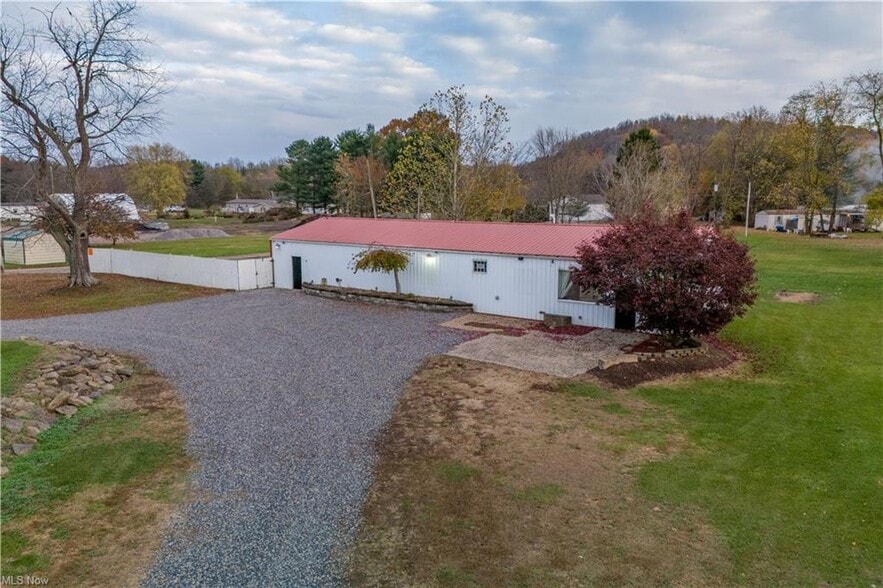 More Photos Of 7000 Alliance Rd. N.W., Malvern Flex For Sale