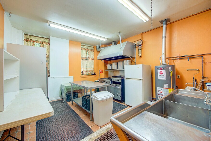 More Photos Of 139 Amboy St, Brooklyn Religious Facility For Lease