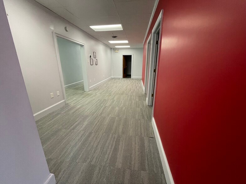 More Photos Of 4912 W Broad St, Richmond Office For Sale