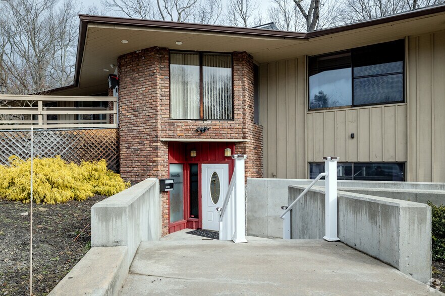 More Photos Of 640 Belle Terre Rd, Port Jefferson Medical For Lease