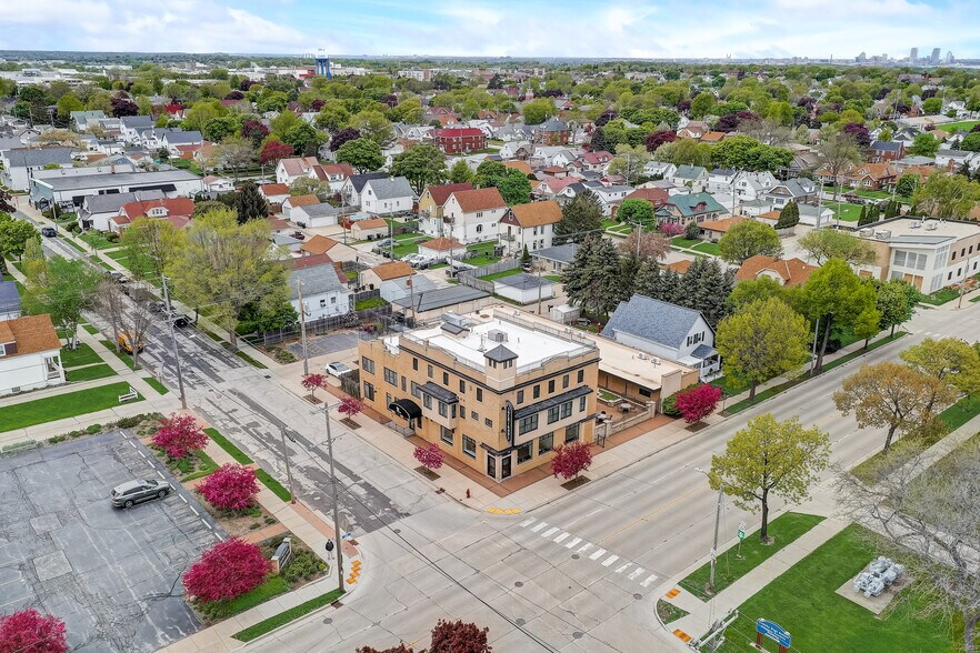 More Photos Of 5133 S Lake Dr, Cudahy Hospitality For Sale