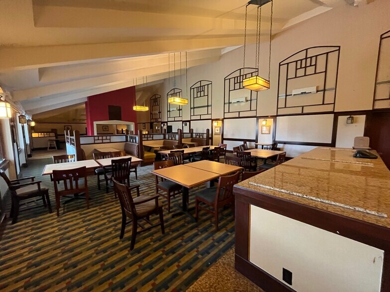 More Photos Of 5805 W Kellogg Dr, Wichita Hotel For Lease
