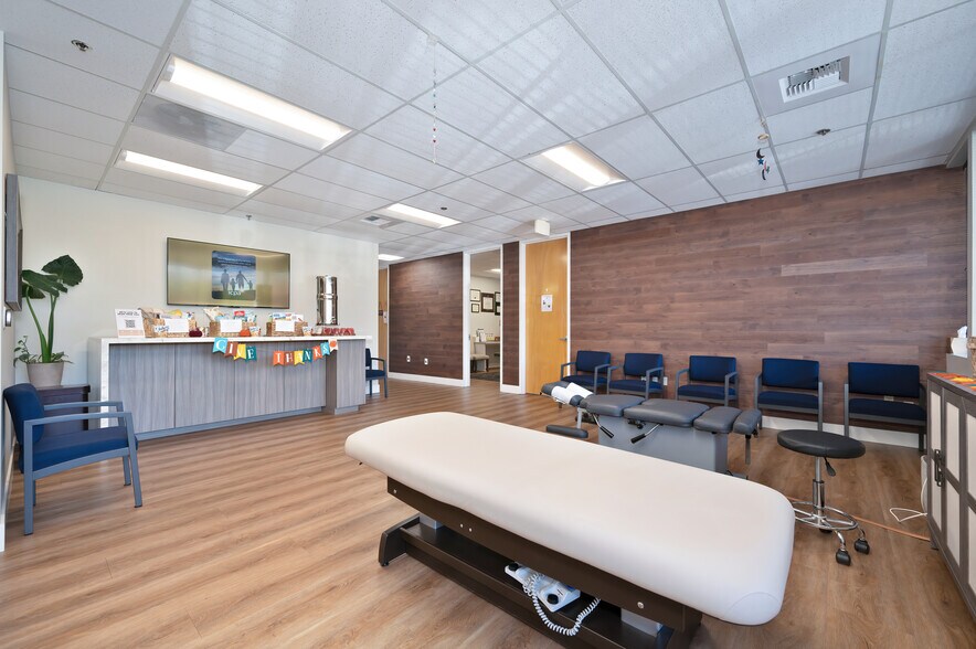 More Photos Of 8700 Auburn Folsom Rd, Granite Bay Office For Lease