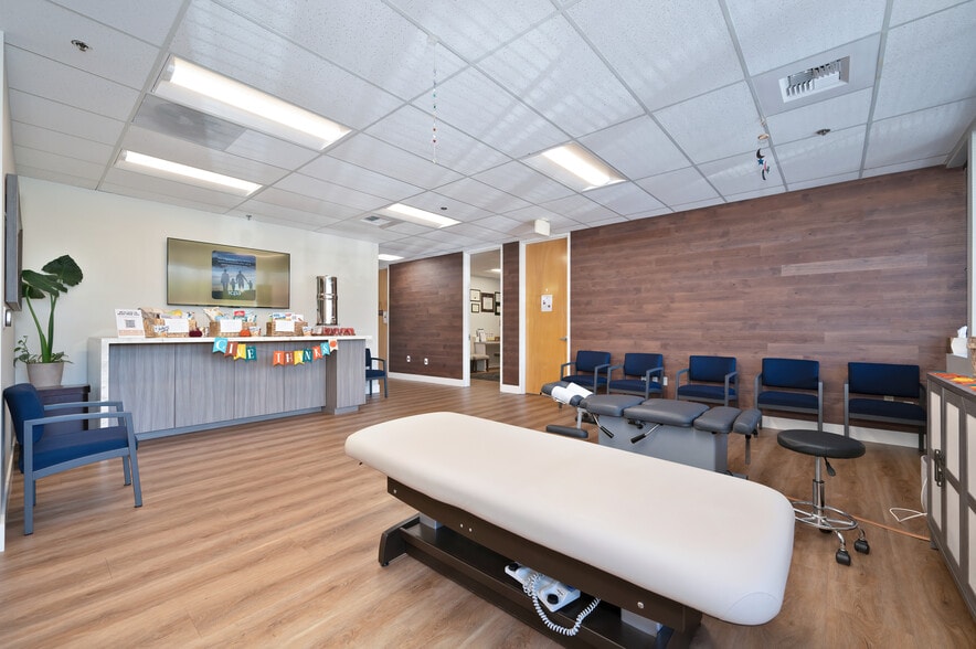 More Photos Of 8700 Auburn Folsom Rd, Granite Bay Office For Lease